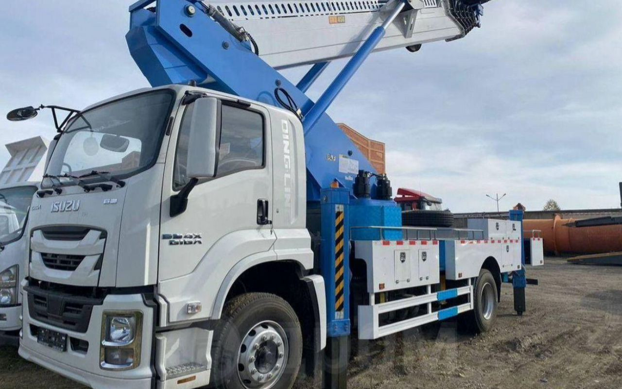 Автовышка Isuzu Giga 45 метров - Грузовик с подъемником: фото 1 Автовышка Isuzu Giga 45 метров - Грузовик с подъемником: фото 1
