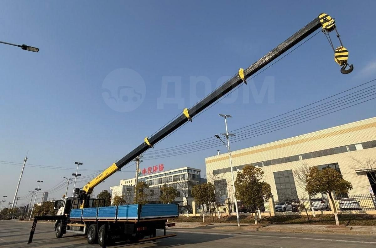 Бортовой грузовик Howo T5G с КМУ HYVA, 2024 - Грузовик бортовой/ Платформа, Автоманипулятор: фото 2 Бортовой грузовик Howo T5G с КМУ HYVA, 2024 - Грузовик бортовой/ Платформа, Автоманипулятор: фото 2