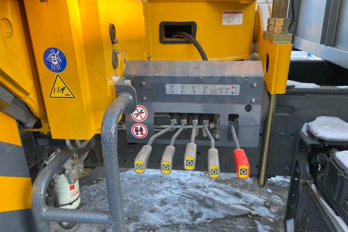 Новый Бортовой грузовик/ Платформа, Автоманипулятор Бортовой грузовик Howo T5G с КМУ XCMG, 2024: фото 8