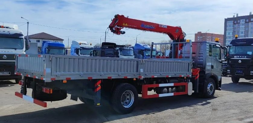 Новый Бортовой грузовик/ Платформа, Автоманипулятор Бортовой грузовик Howo T5G с КМУ XCMG, 2024: фото 6