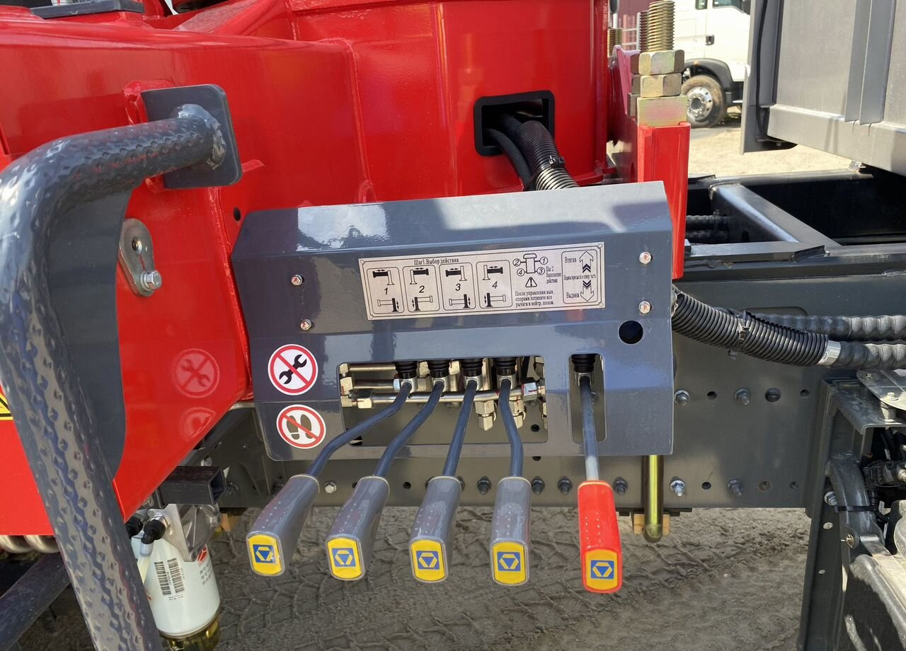 Новый Бортовой грузовик/ Платформа, Автоманипулятор Бортовой грузовик Howo T5G с КМУ XCMG, 2024: фото 8