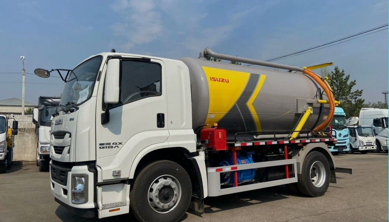 Илосос isuzu 4X2 дв 151KW бочка 10М3 насос 360М 3 - Ассенизатор: фото 1 Илосос isuzu 4X2 дв 151KW бочка 10М3 насос 360М 3 - Ассенизатор: фото 1