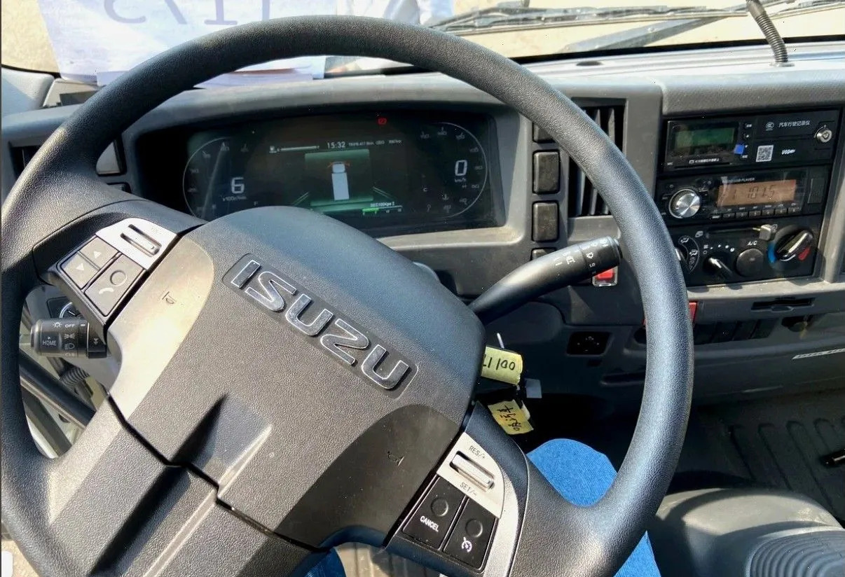 Илосос isuzu 4X2 дв 151KW бочка 10М3 насос 360М 3 - Ассенизатор: фото 3 Илосос isuzu 4X2 дв 151KW бочка 10М3 насос 360М 3 - Ассенизатор: фото 3