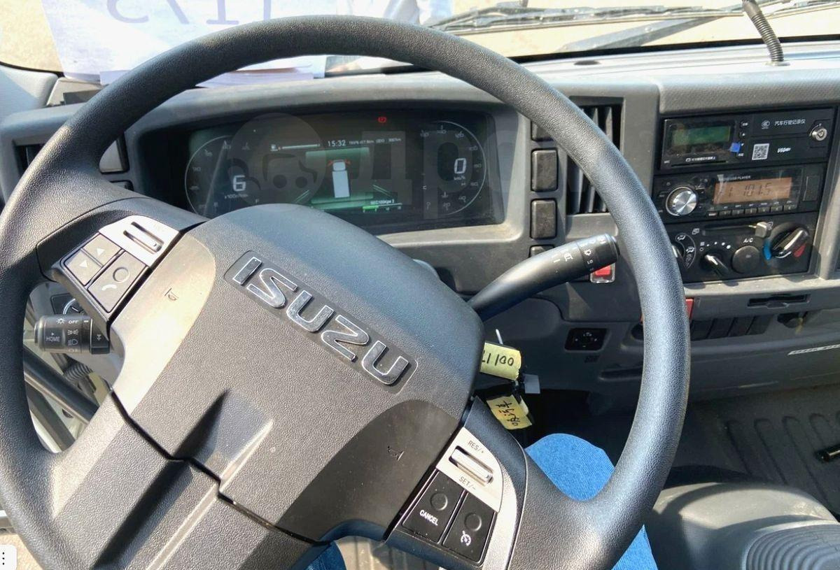 Новый Ассенизатор Isuzu Giga: фото 11