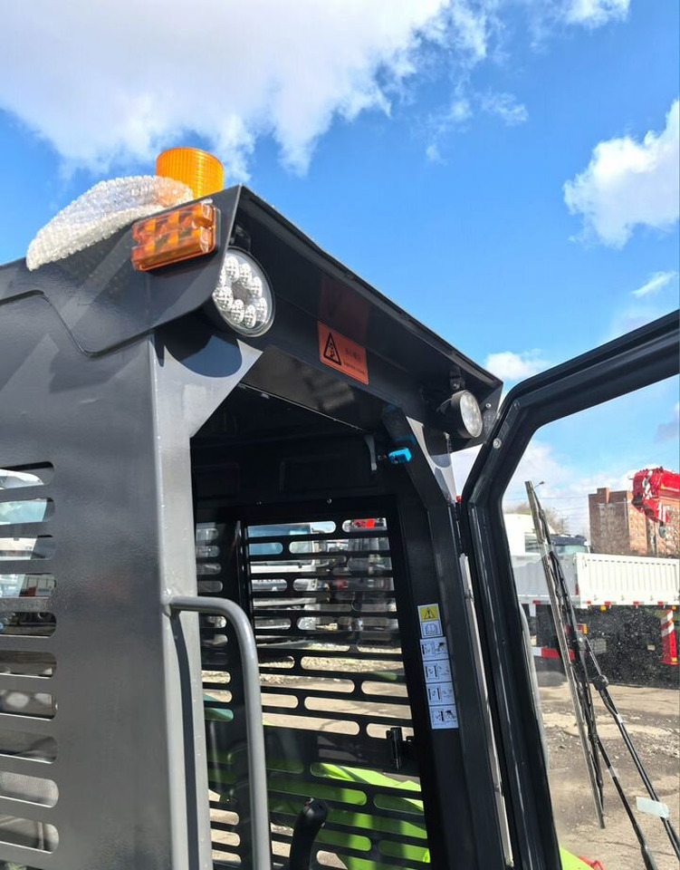 Новый Мини-погрузчик с бортовым поворотом Мини-погрузчик XFANG X850, 2025: фото 12 Новый Мини-погрузчик с бортовым поворотом Мини-погрузчик XFANG X850, 2025: фото 12