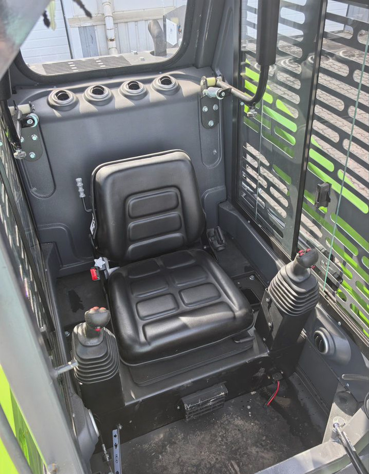 Новый Мини-погрузчик с бортовым поворотом Мини-погрузчик XFANG XF850, 2025: фото 10