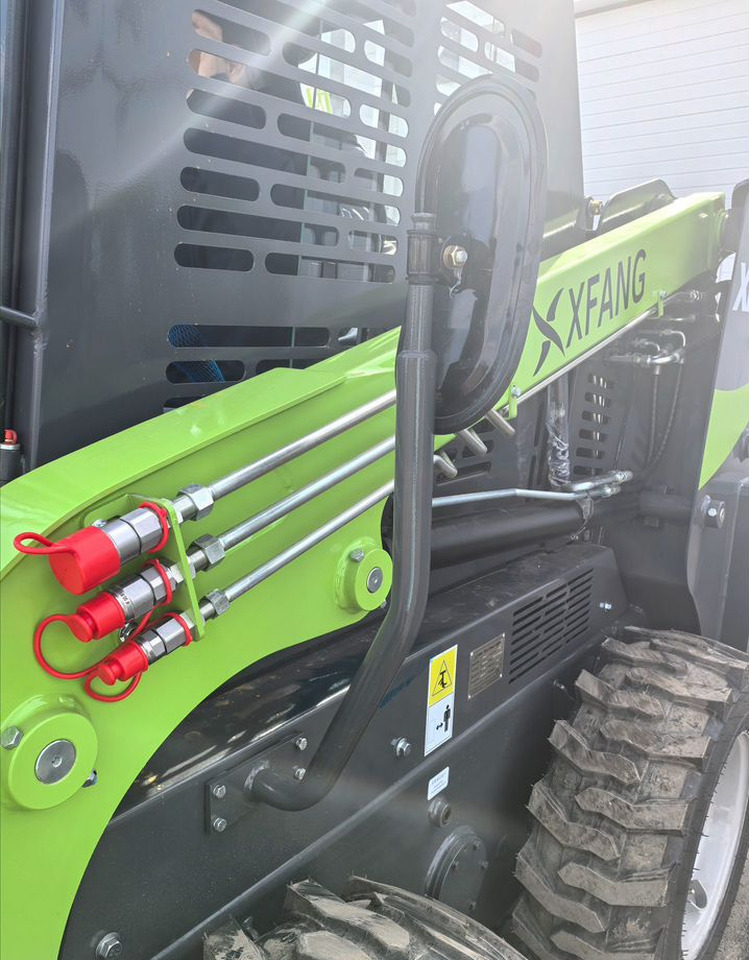 Новый Мини-погрузчик с бортовым поворотом Мини-погрузчик XFANG XF850, 2025: фото 11 Новый Мини-погрузчик с бортовым поворотом Мини-погрузчик XFANG XF850, 2025: фото 11