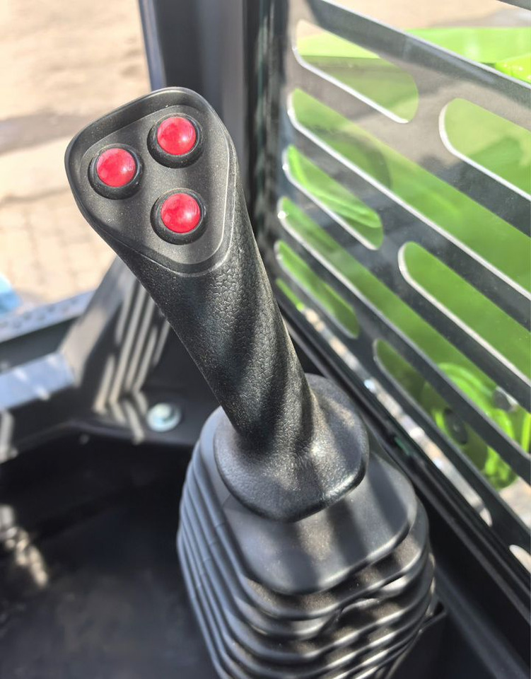 Новый Мини-погрузчик с бортовым поворотом Мини-погрузчик XFANG XF850, 2025: фото 6