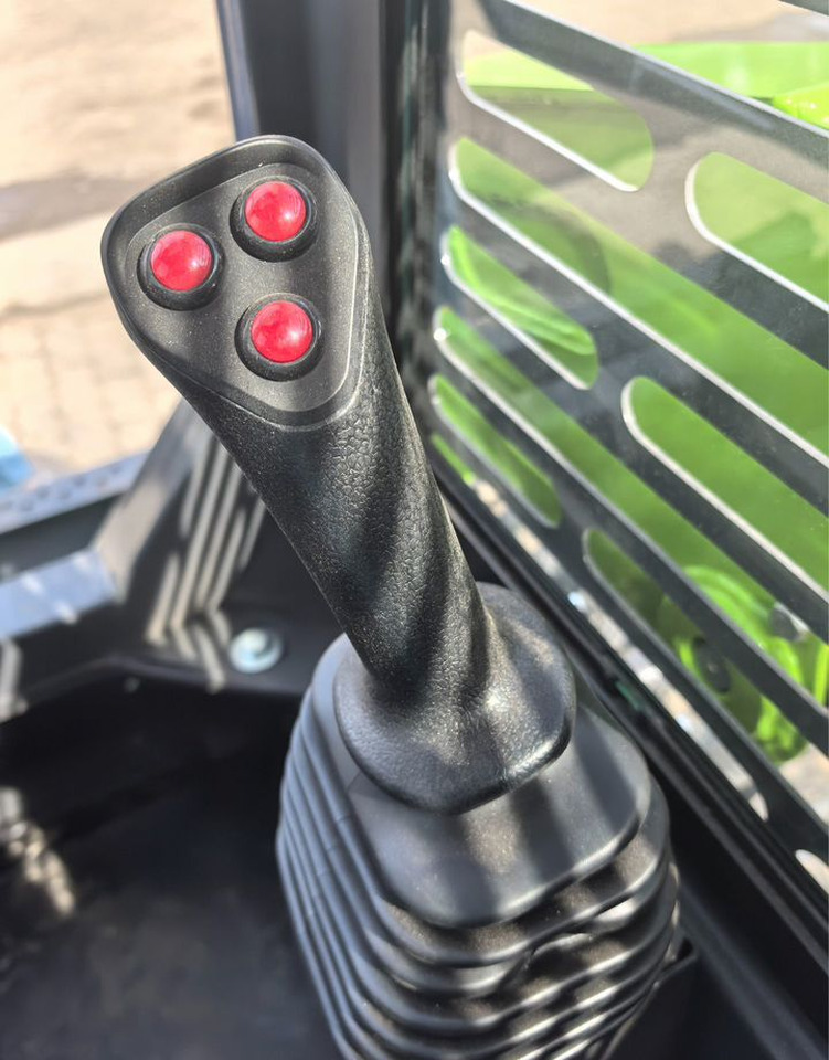 Новый Мини-погрузчик с бортовым поворотом Мини-погрузчик XFANG XF850, 2025: фото 9