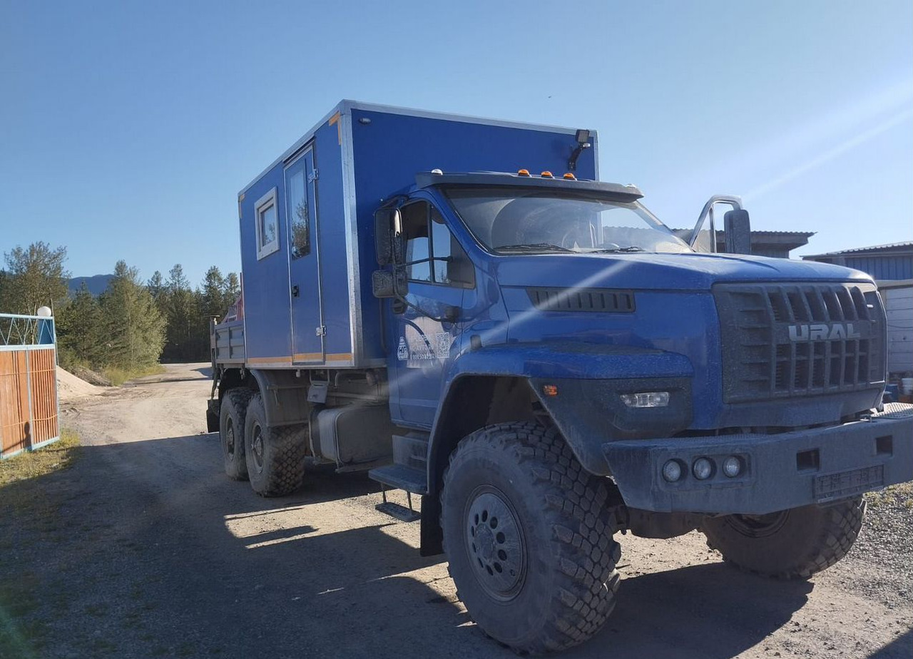 Ремонтная мастерская Урал 4320 6х6 с кму Инман им9 - Автоманипулятор, Коммунальная/ Специальная техника: фото 2 Ремонтная мастерская Урал 4320 6х6 с кму Инман им9 - Автоманипулятор, Коммунальная/ Специальная техника: фото 2