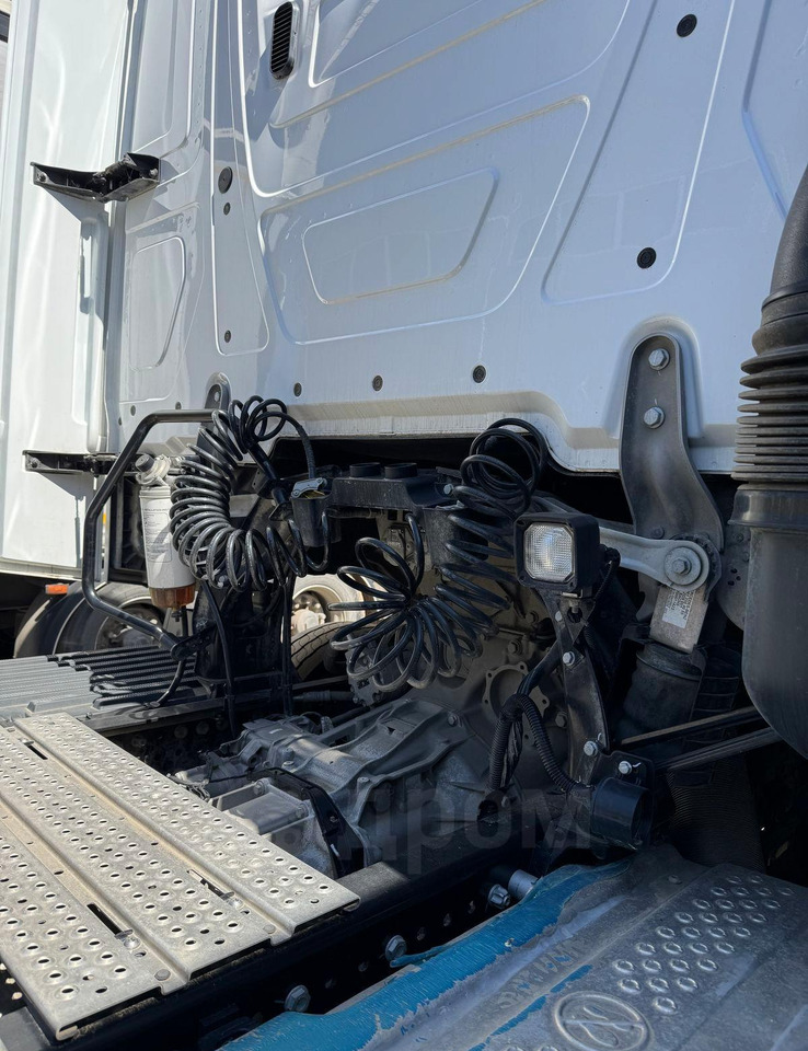 Тягач Mercedes-Benz Actros: фото 12