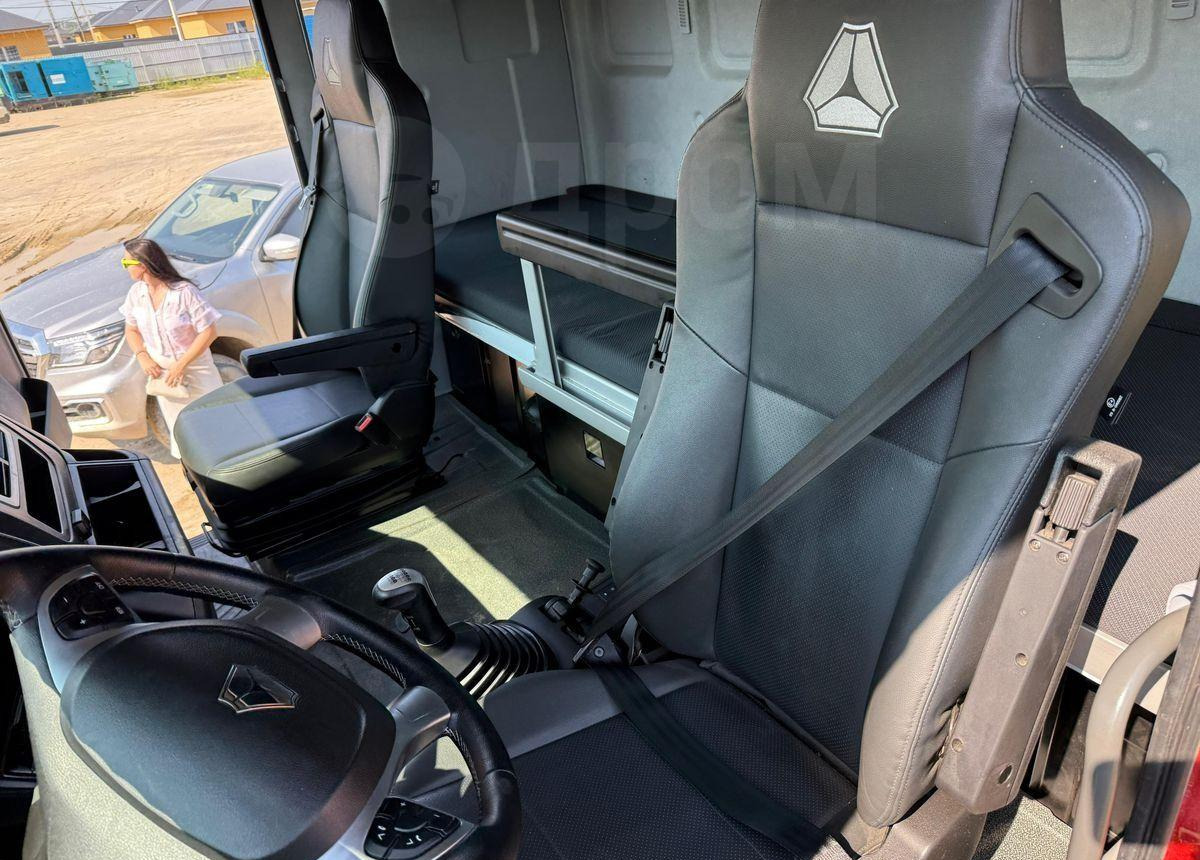 Тягач Sitrak C7H: фото 6