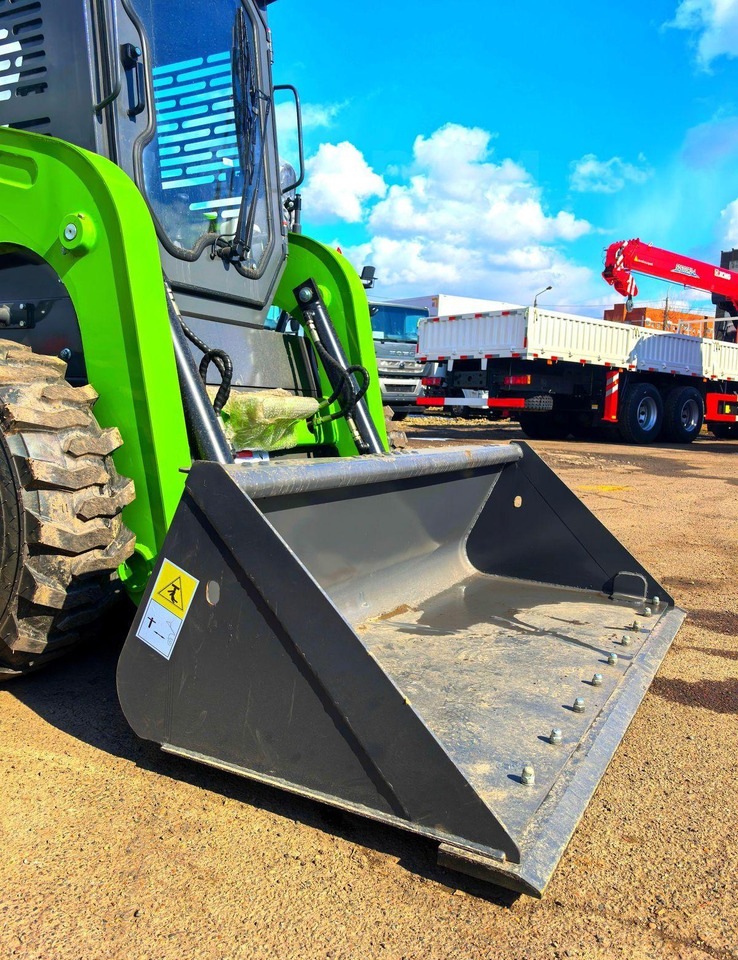 Новый Мини-погрузчик с бортовым поворотом XFANG X850: фото 10