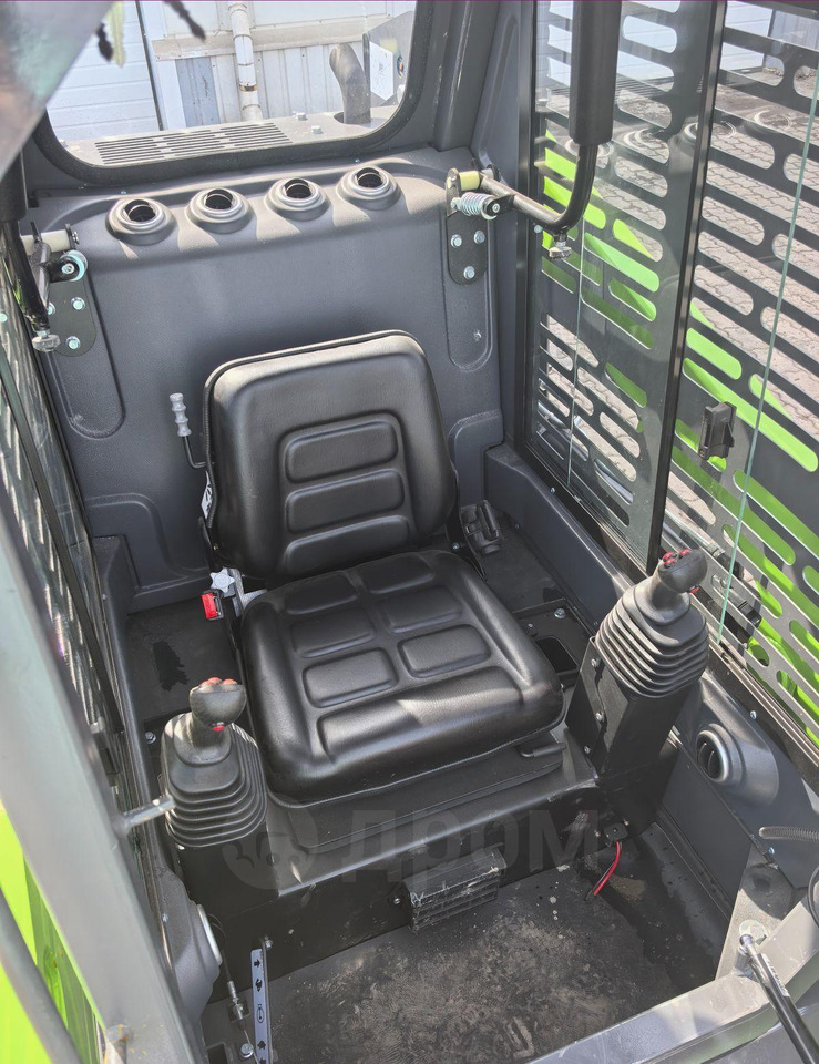 Новый Мини-погрузчик с бортовым поворотом XFANG XF850: фото 12