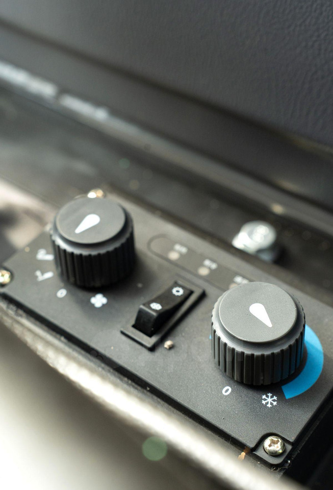 Новый Мини-погрузчик с бортовым поворотом XFANG XF850: фото 6