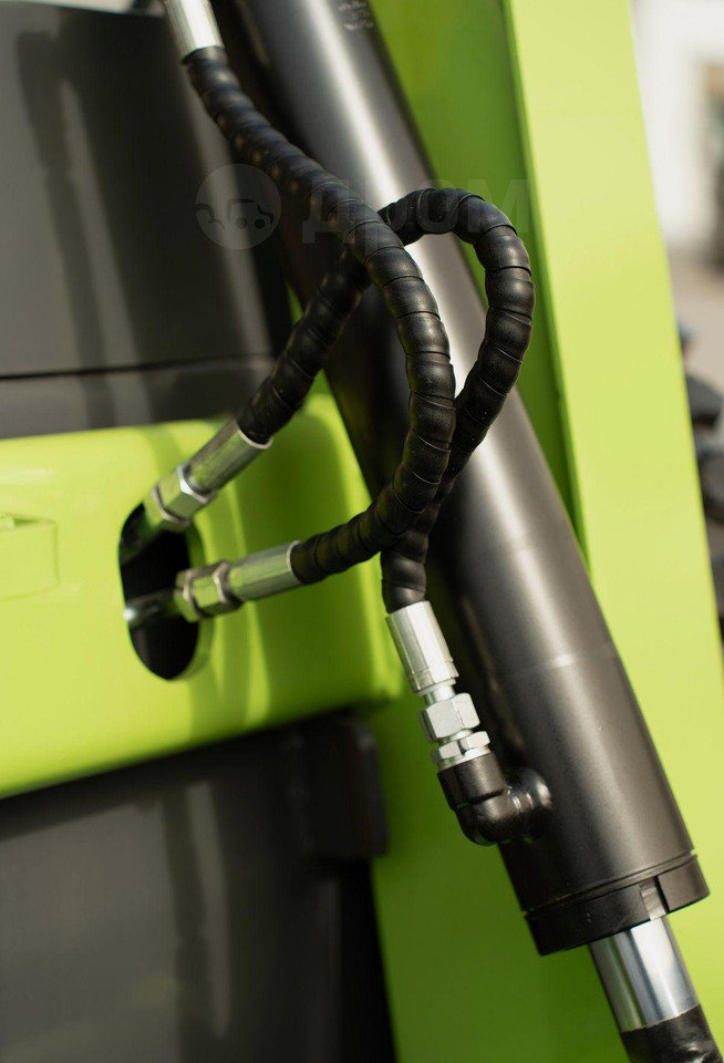 Новый Мини-погрузчик с бортовым поворотом XFANG XF850: фото 7