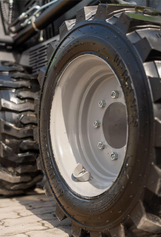 Новый Мини-погрузчик с бортовым поворотом XFANG XF850: фото 15 Новый Мини-погрузчик с бортовым поворотом XFANG XF850: фото 15