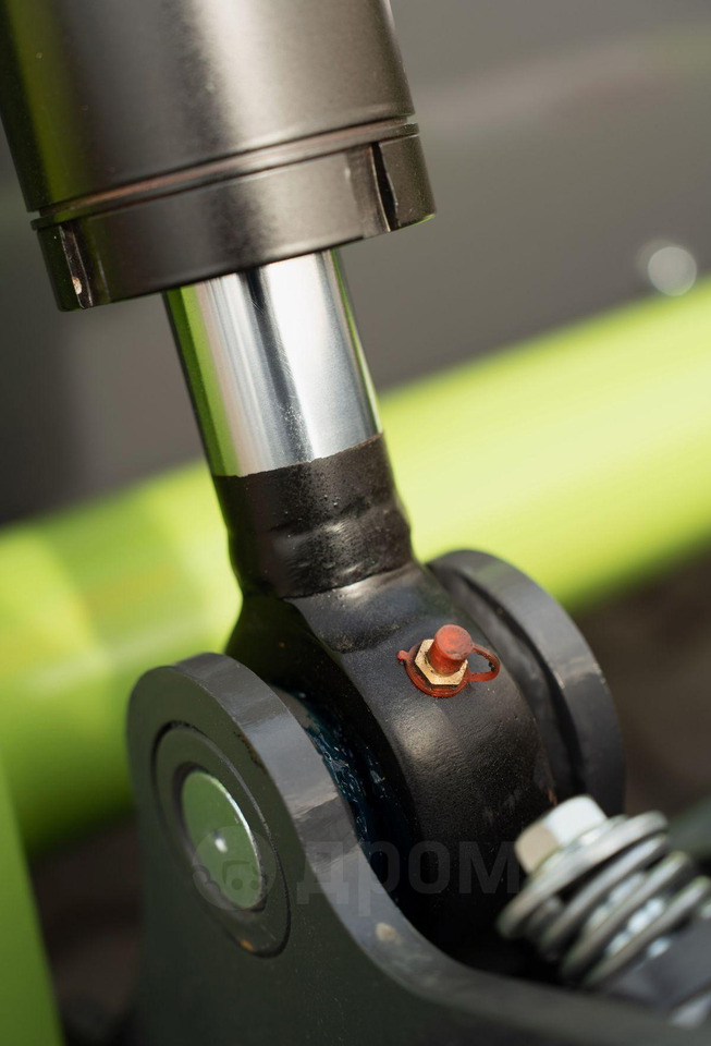 Новый Мини-погрузчик с бортовым поворотом XFANG XF850: фото 15