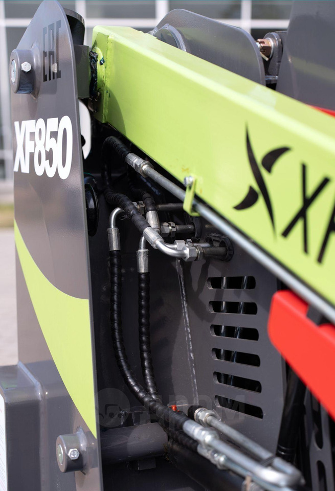 Новый Мини-погрузчик с бортовым поворотом XFANG XF850: фото 12