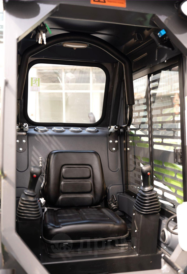 Новый Мини-погрузчик с бортовым поворотом XFANG XF850: фото 15