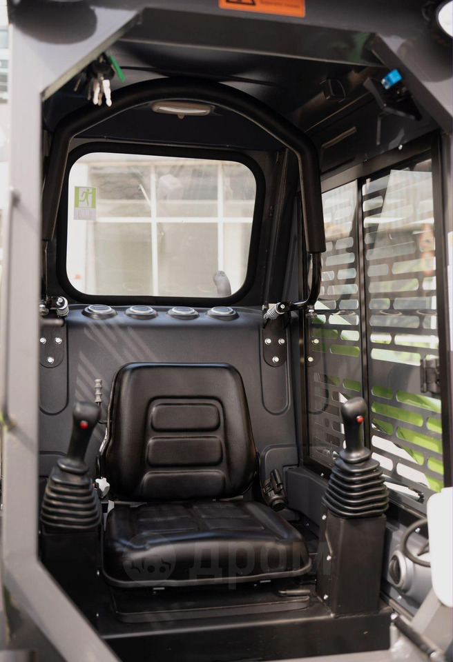 Новый Мини-погрузчик с бортовым поворотом XFANG XF850: фото 10