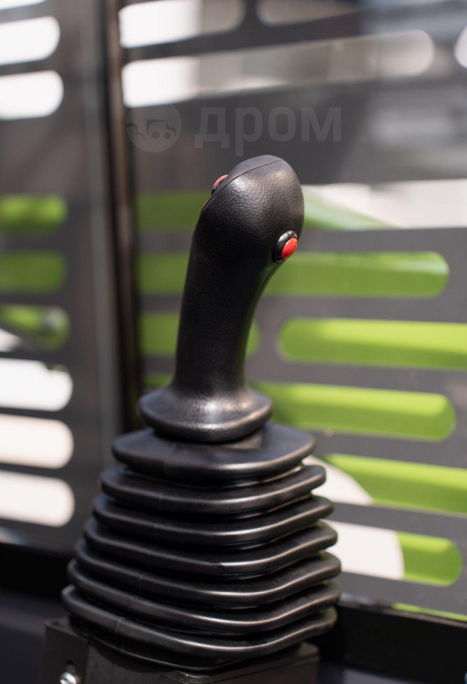 Новый Мини-погрузчик с бортовым поворотом XFANG XF850: фото 9