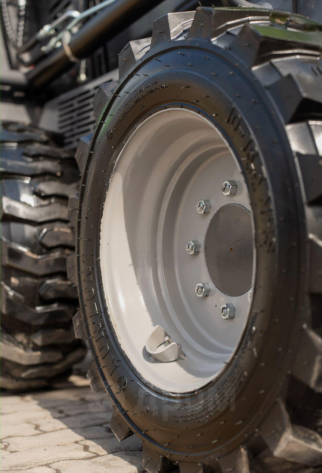 Новый Мини-погрузчик с бортовым поворотом XFANG XF850: фото 11