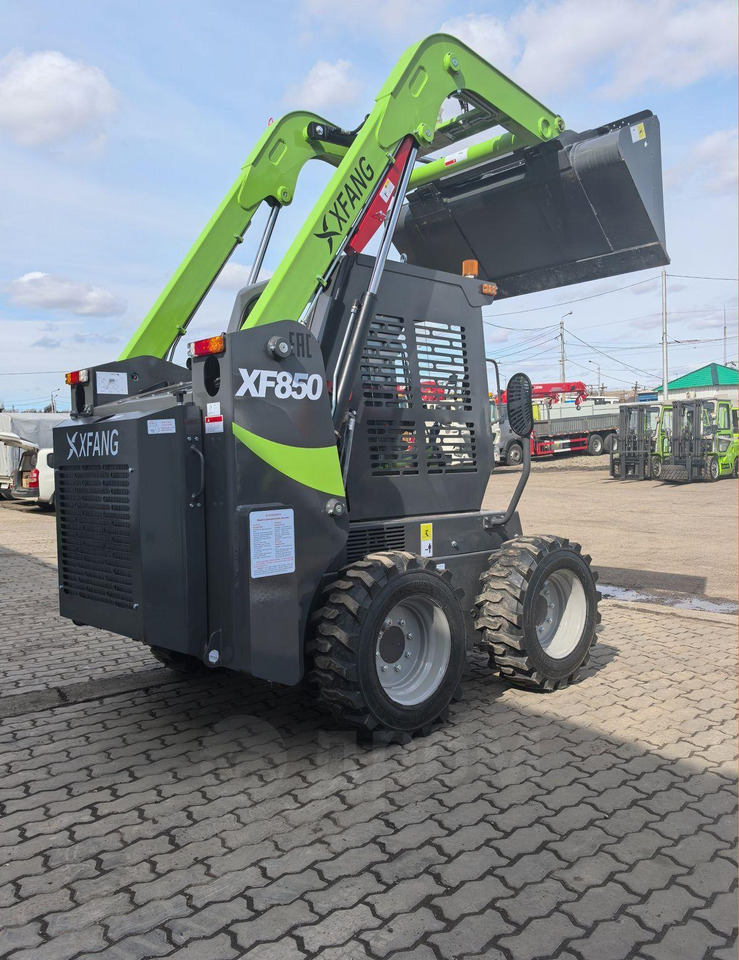 XFANG XF850 - Мини-погрузчик с бортовым поворотом: фото 3 XFANG XF850 - Мини-погрузчик с бортовым поворотом: фото 3