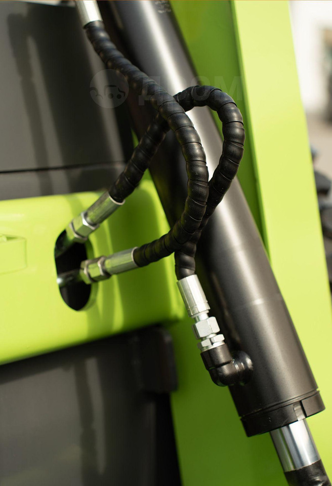 Новый Мини-погрузчик с бортовым поворотом XFANG XF850: фото 10