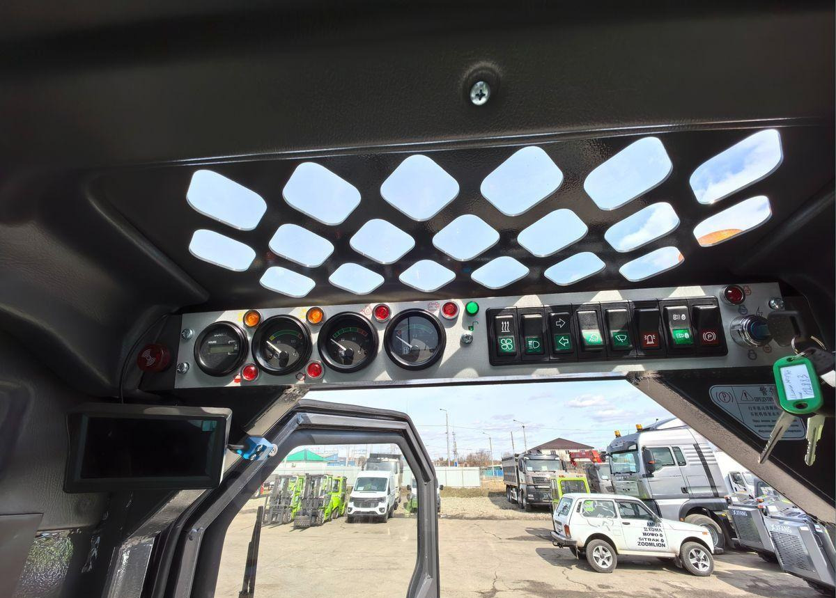 Новый Мини-погрузчик с бортовым поворотом XFANG XF850: фото 10