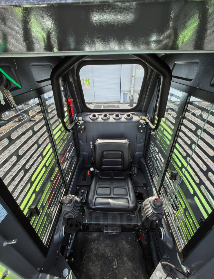 Новый Мини-погрузчик с бортовым поворотом XFANG XF850: фото 11