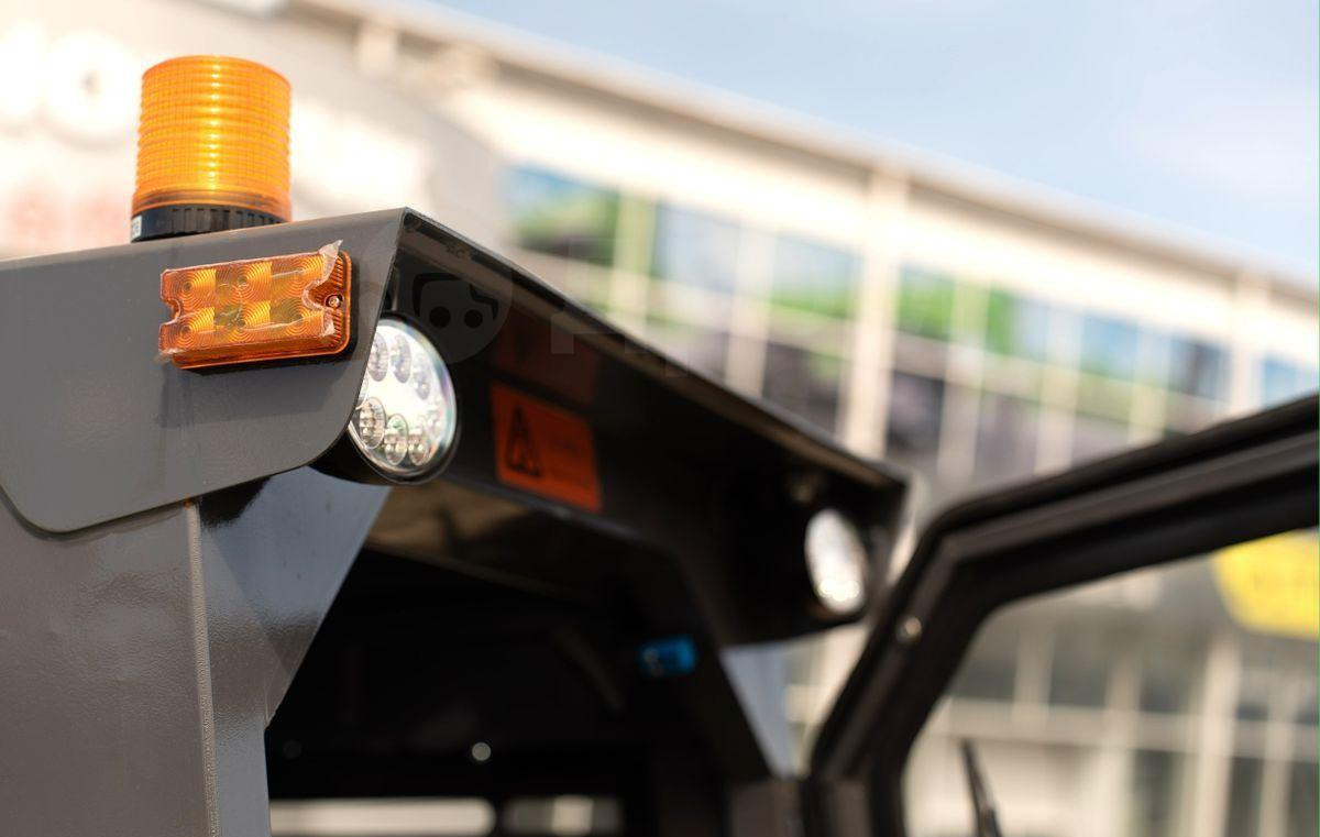 Новый Мини-погрузчик с бортовым поворотом XFANG XF850: фото 7