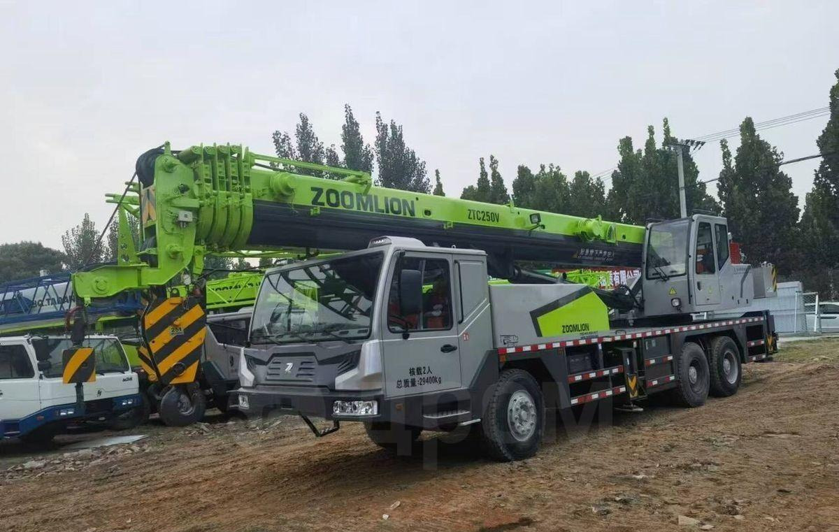 ZOOMLION ZTC250V - Мобильный кран: фото 2 ZOOMLION ZTC250V - Мобильный кран: фото 2