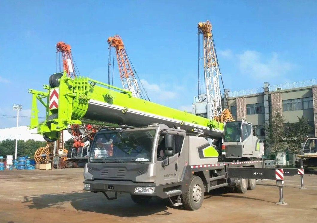 ZOOMLION ZTC250V - Мобильный кран: фото 2 ZOOMLION ZTC250V - Мобильный кран: фото 2