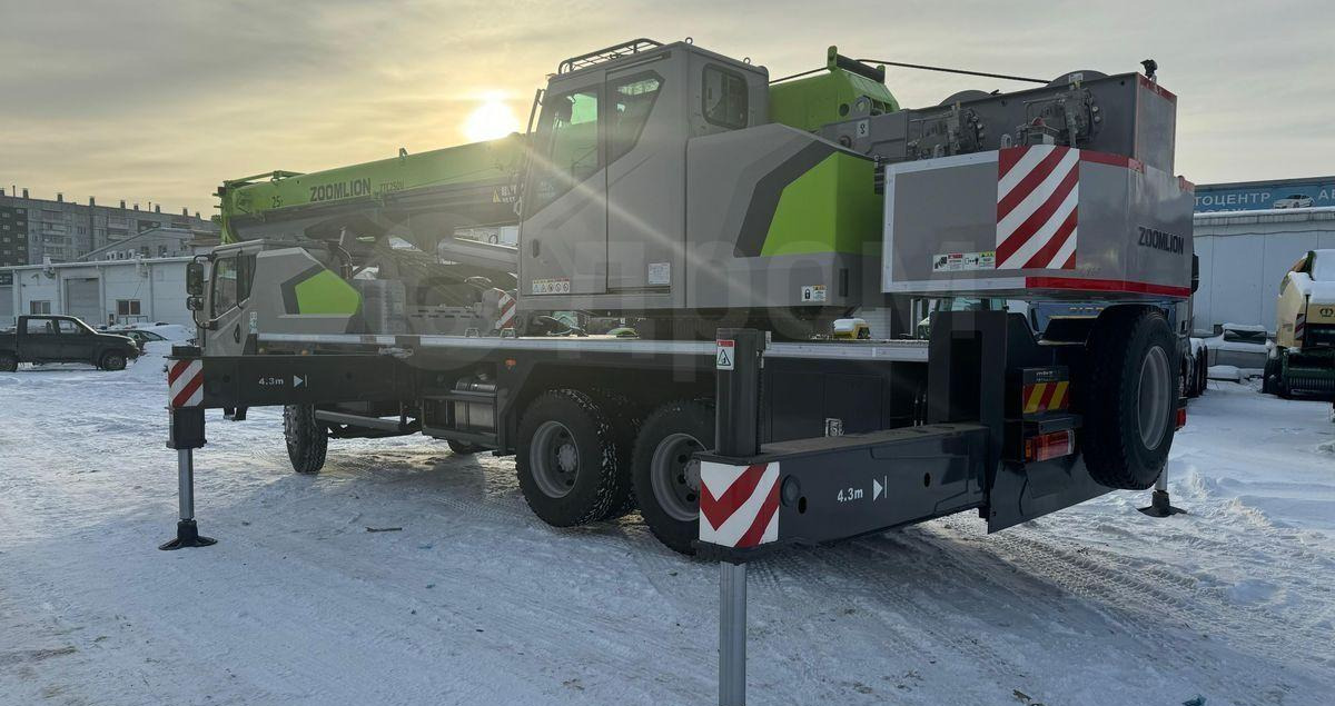 ZOOMLION ZTC250V - Мобильный кран: фото 2 ZOOMLION ZTC250V - Мобильный кран: фото 2