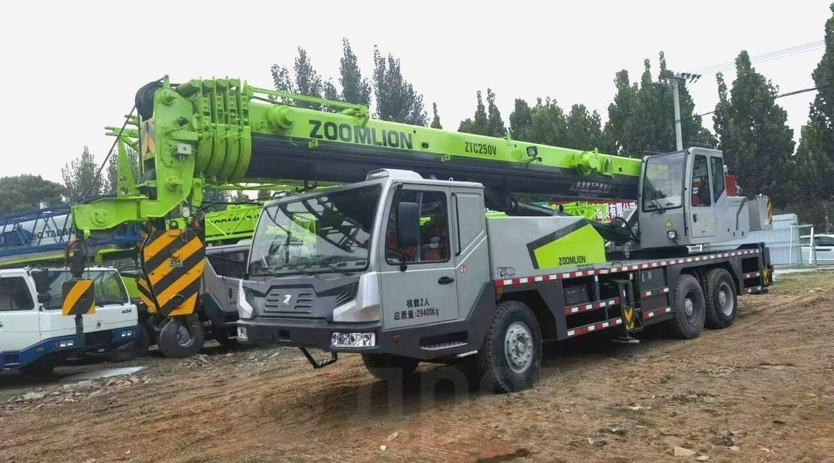 ZOOMLION ZTC250V - Мобильный кран: фото 2 ZOOMLION ZTC250V - Мобильный кран: фото 2