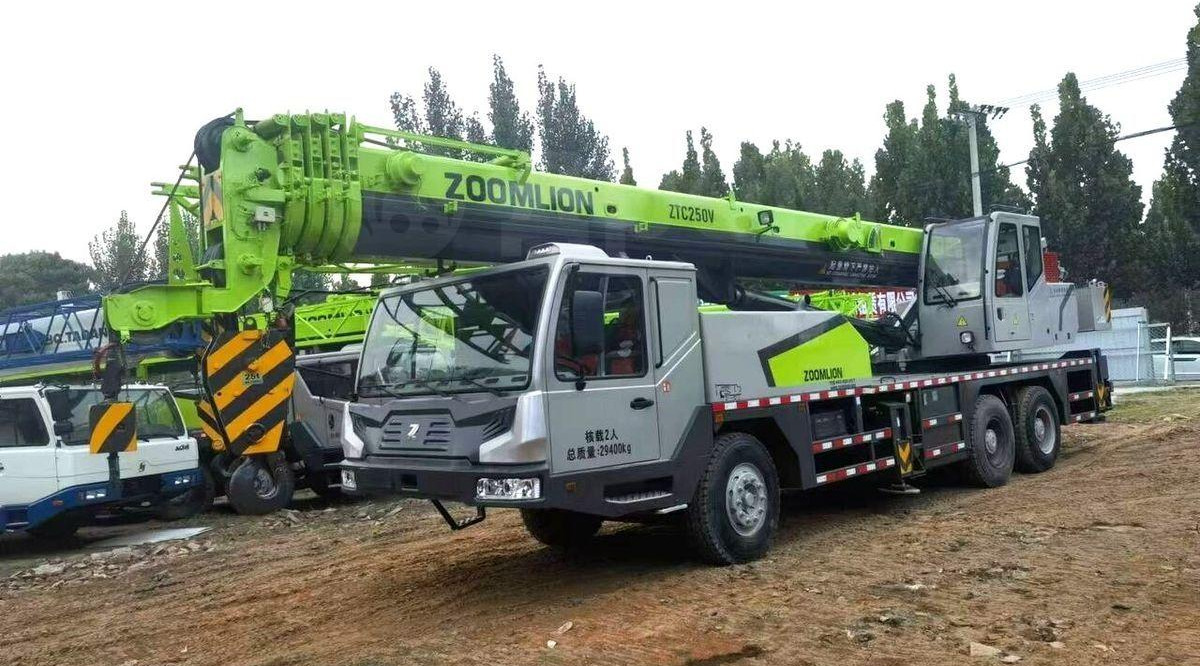 ZOOMLION ZTC250V - Мобильный кран: фото 3 ZOOMLION ZTC250V - Мобильный кран: фото 3