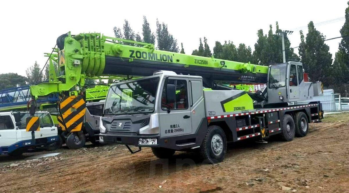 ZOOMLION ZTC250V - Мобильный кран: фото 3 ZOOMLION ZTC250V - Мобильный кран: фото 3