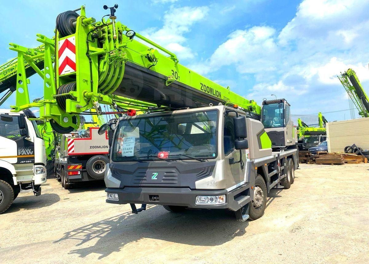 ZOOMLION ZTC300V - Мобильный кран: фото 2 ZOOMLION ZTC300V - Мобильный кран: фото 2