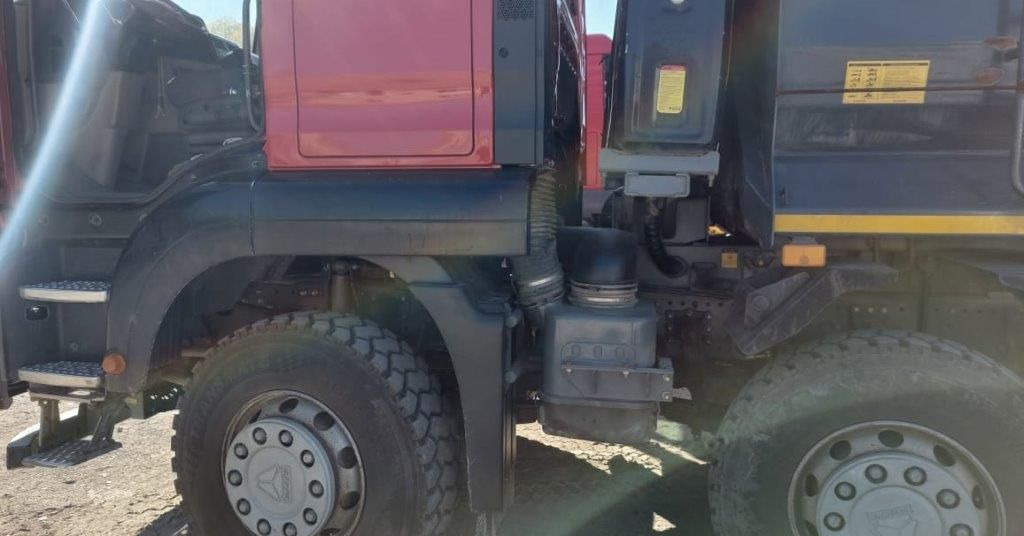 Самосвал Howo T5G 8x4: фото 9