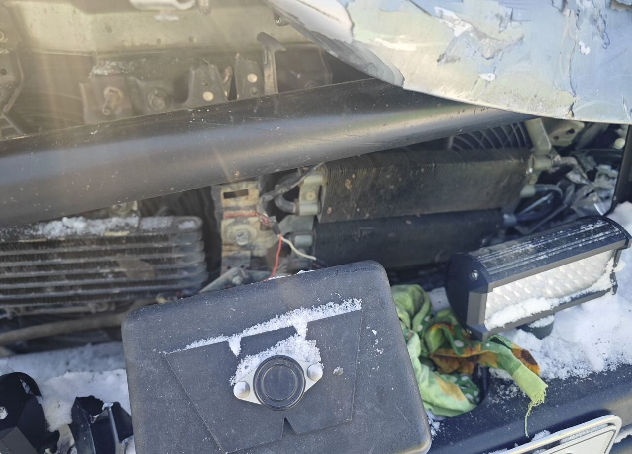 Легковой автомобиль Nissan Patrol 4.8 AT, 2006, битый, 999 999 км: фото 10