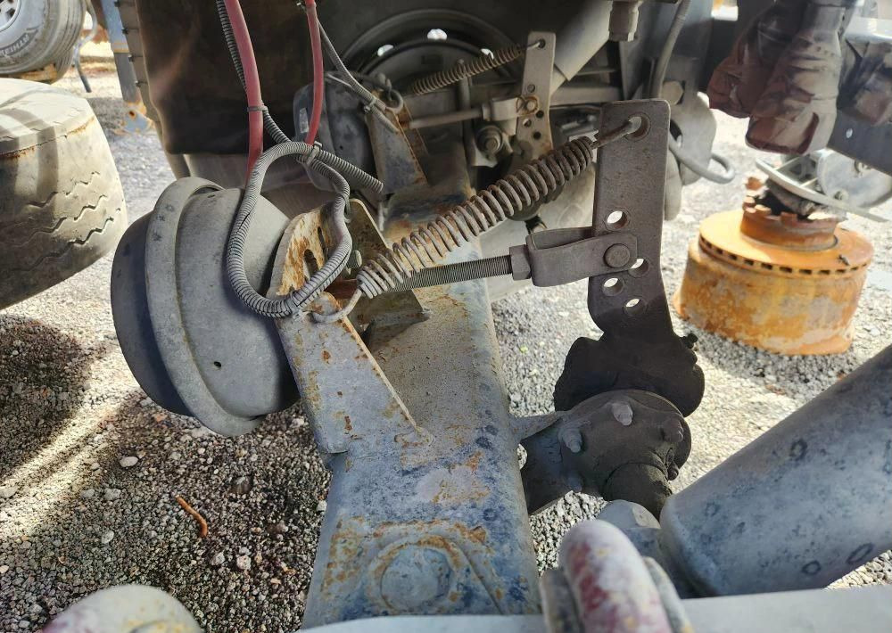 Полуприцеп-цистерна Для транспортировки топлива Bonum 914221-02: фото 22 Полуприцеп-цистерна Для транспортировки топлива Bonum 914221-02: фото 22