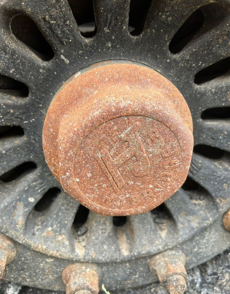 Тентованный полуприцеп Bonum 914296-04: фото 35