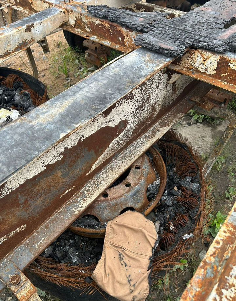 Тентованный полуприцеп Bonum 914296-04: фото 13