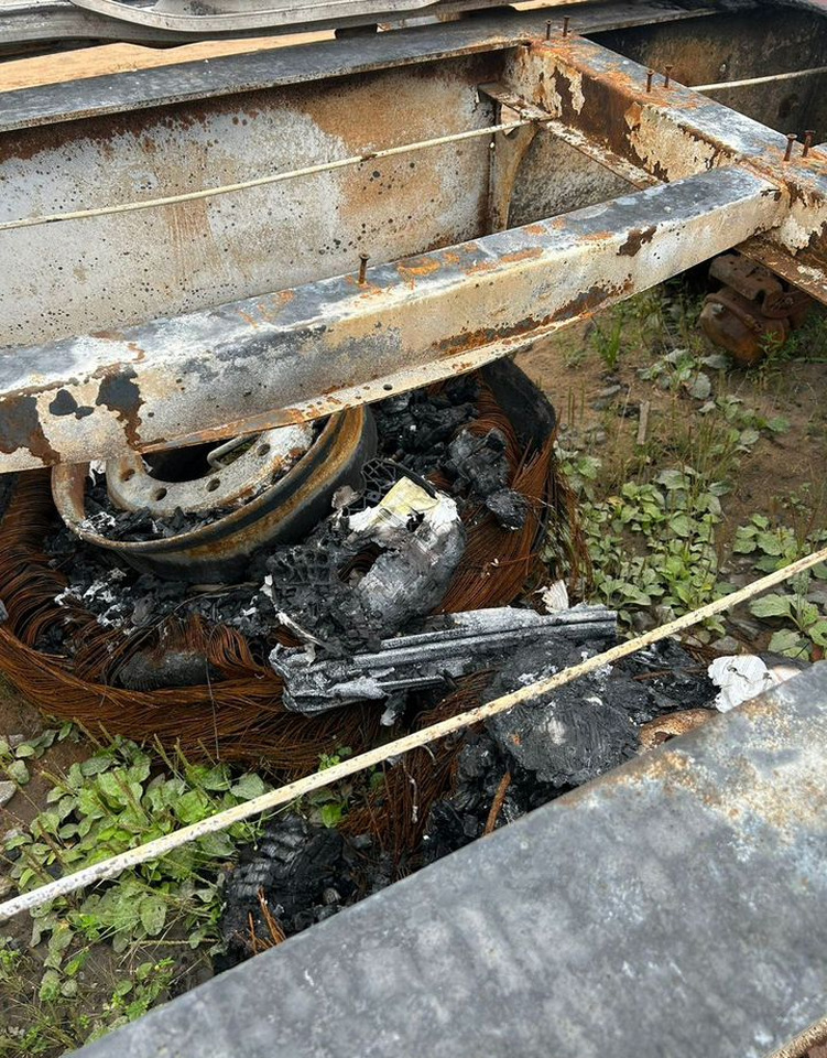 Тентованный полуприцеп Bonum 914296-04: фото 17