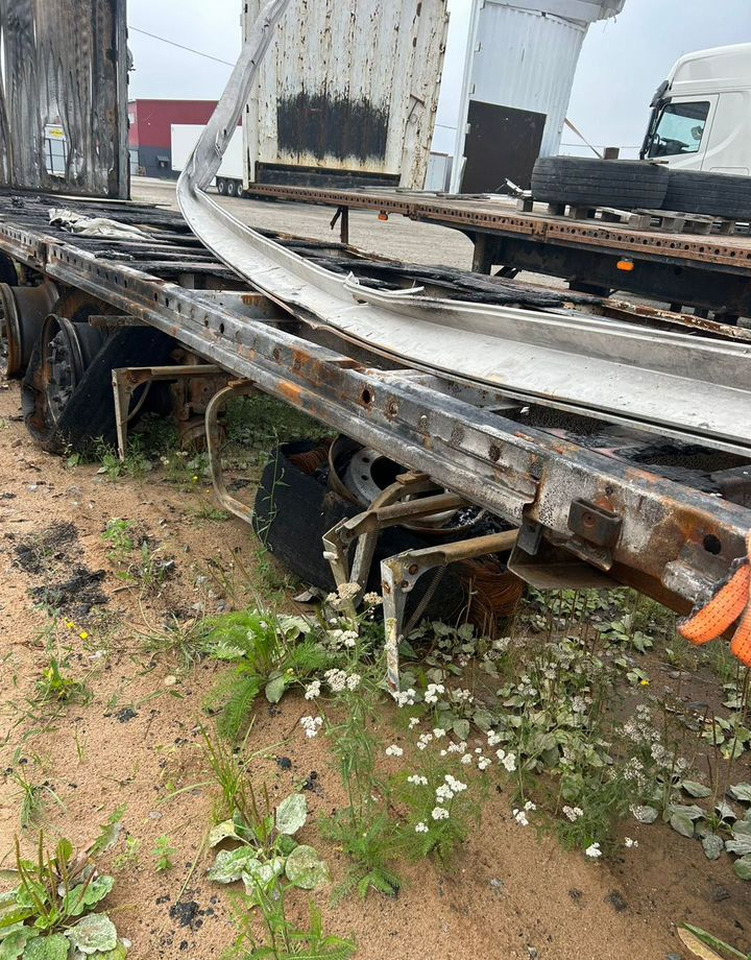 Тентованный полуприцеп Bonum 914296-04: фото 32