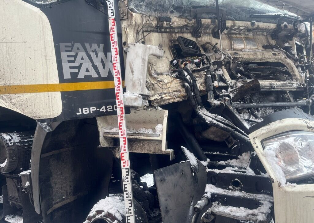 Самосвал FAW J6: фото 19