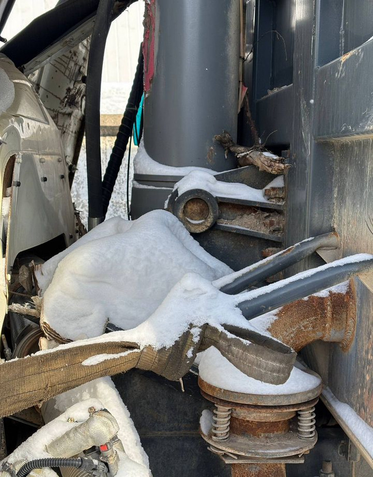 Самосвал FAW J6: фото 9