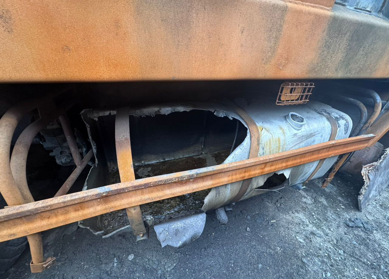 Самосвал FAW J6: фото 22