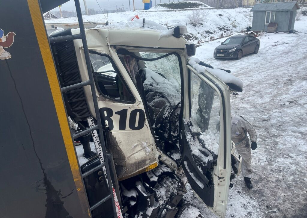 Самосвал FAW J6: фото 17